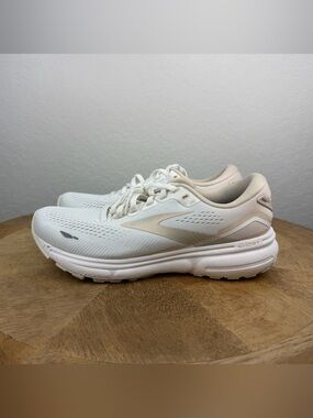 •BROOKS• Ghost 15 Running Athletic Shoe Size 8.5
